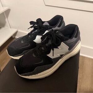 New Balance Black and Gray Sneakers